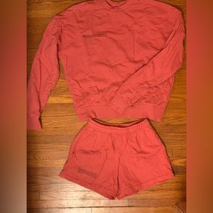 Pangaia sweatshorts & crew neck, small, red